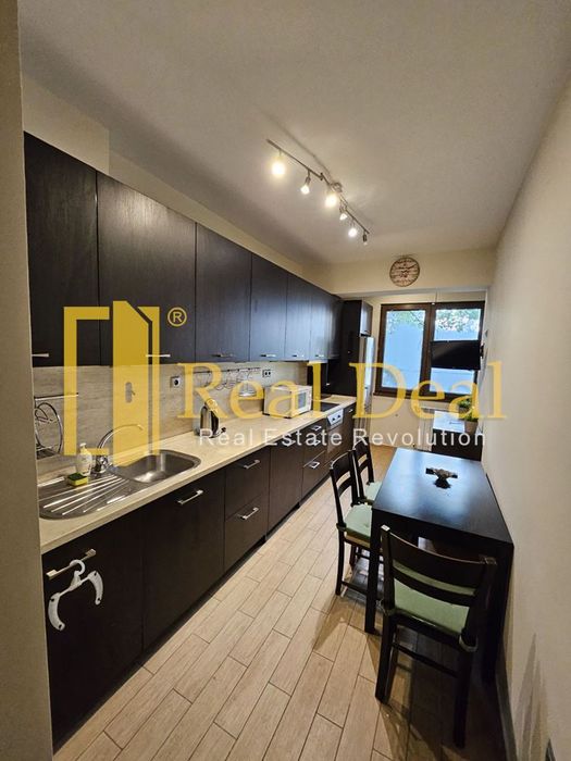 Дава се под наем Тристаен апартамент в София, Център - 90 кв.м за 1250 € - Снимка #12