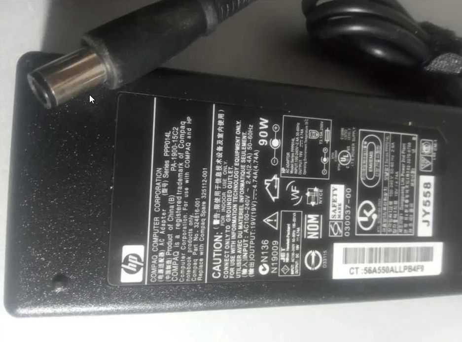 оригинал от HP ноутбука -зарядка, блок питания