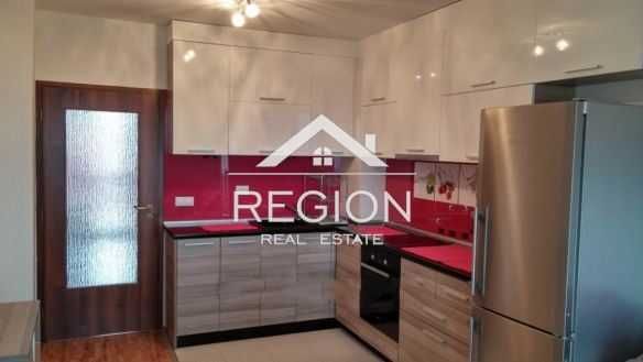 Тристаен НОВ апартамент-Колхозен пазар