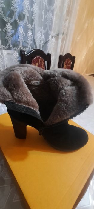 Продам зимние полусапожки 38 размер маломерка