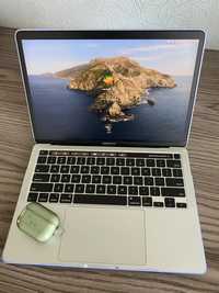 Macbook Pro 13 2020 Core i5 1.4ghz 8gb 256gb Magic keyboard  1400$