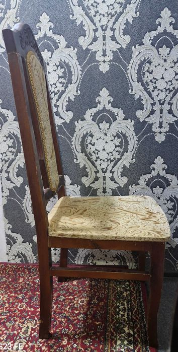 Стул хорошеем состояние есть дефекты,  прочный , надёжный. В комплекте