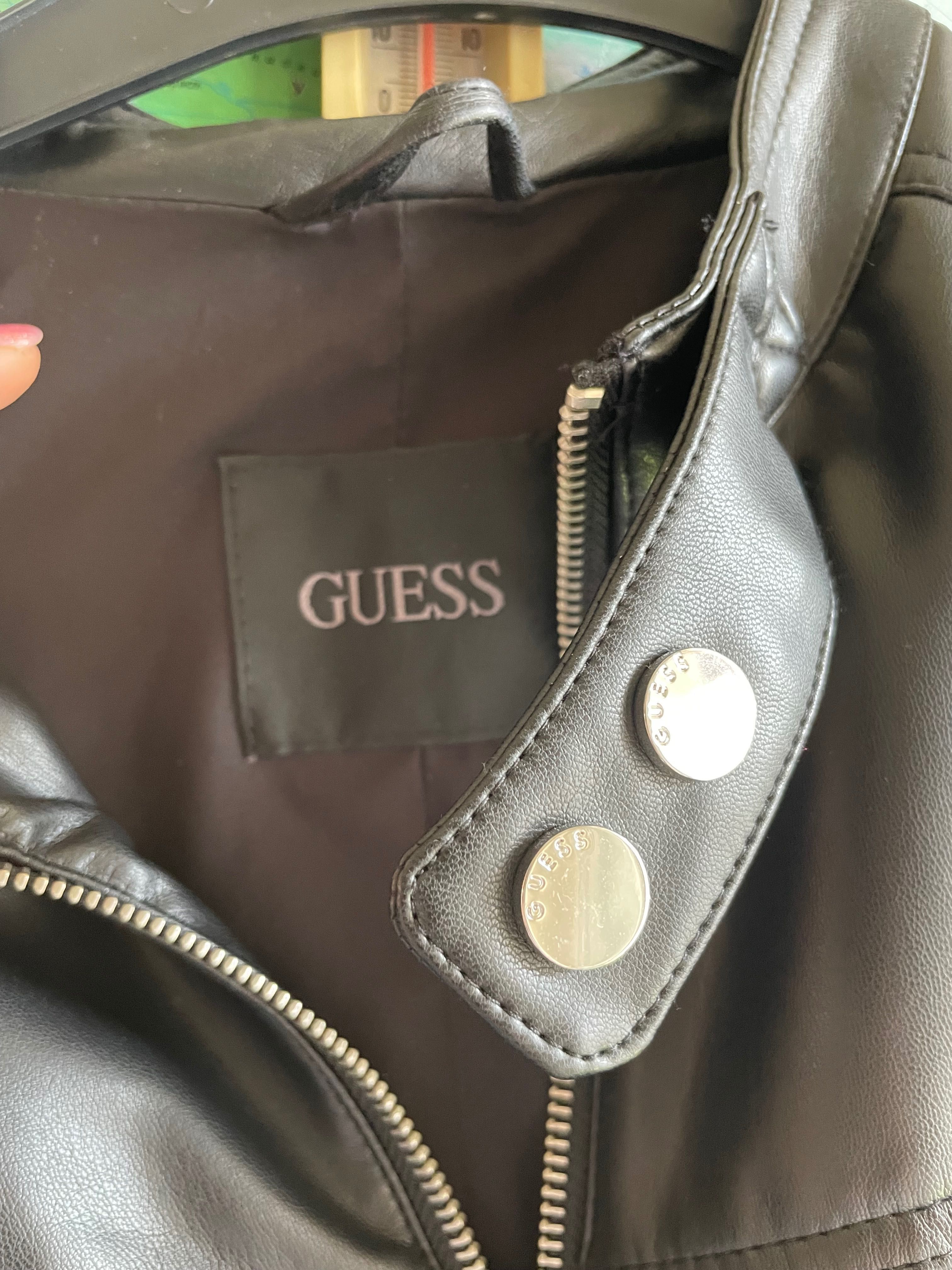 Кожено  дамско яке Guess, размер S