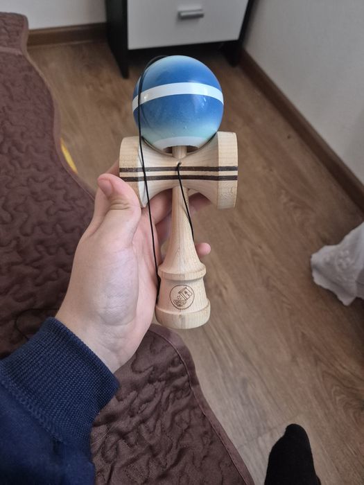 Kendama custom ,tama sticky de sweets de la broken shape și kenul cere
