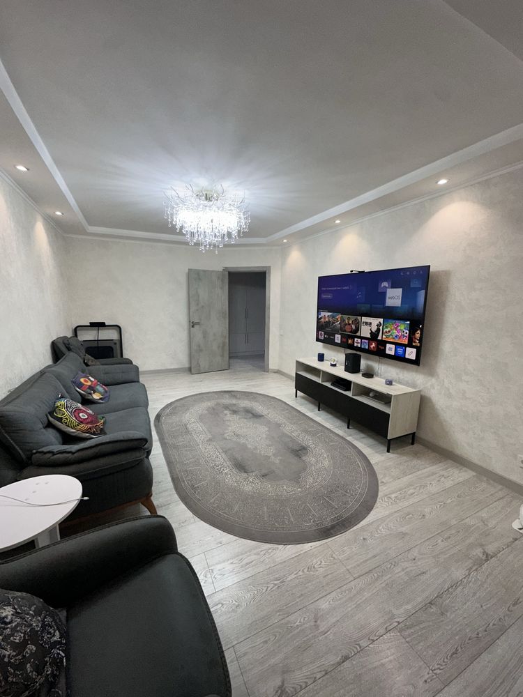 4х комнатная квартира, М. Горький (БИЙ), евроеремонт