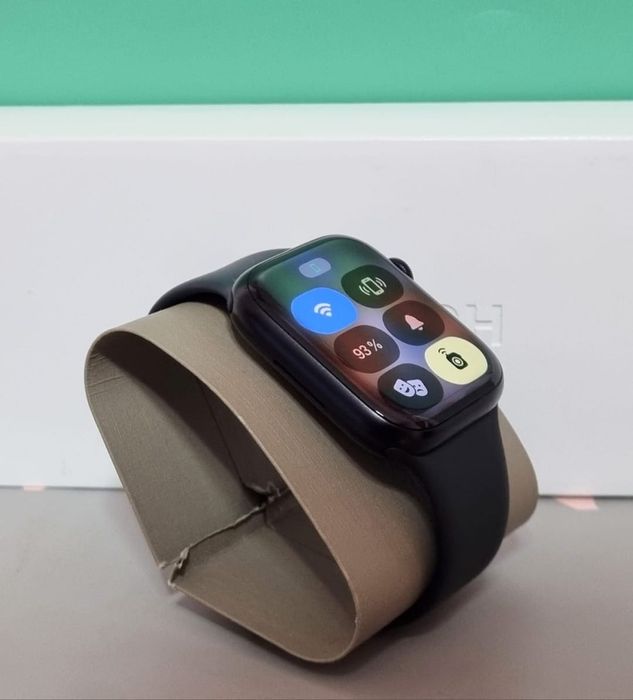 Apple Watch 7 45 mm GPS full box