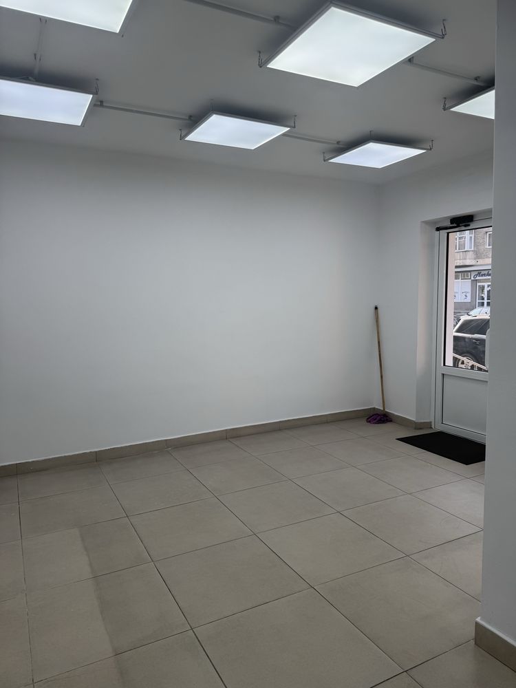 De inchiriat Spatiu Comercial