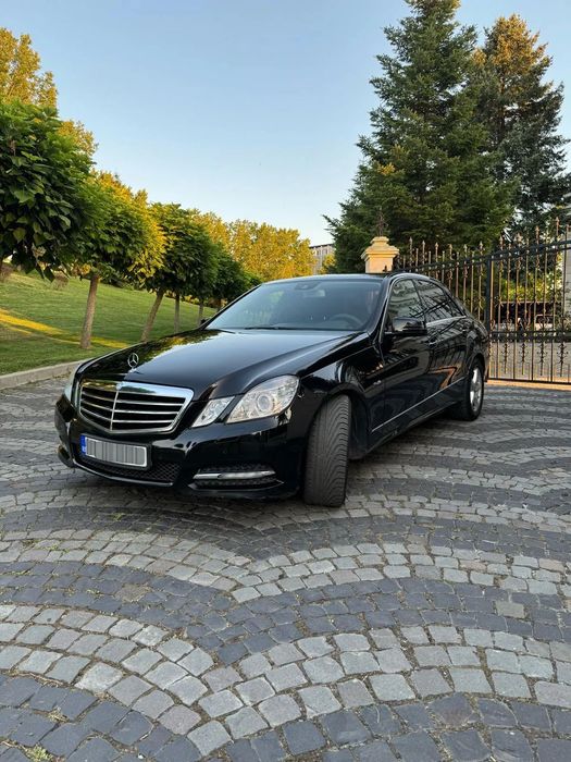 Mercedes-Benz E Mercedes E Class Avangarde Blueefficie 2011