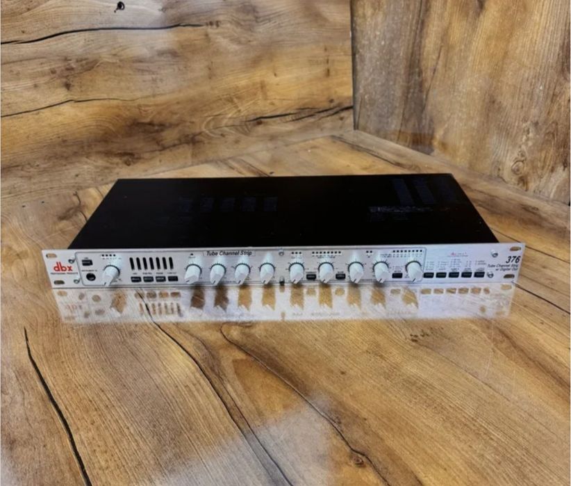 DBX 376 Микрофонный преусилитель