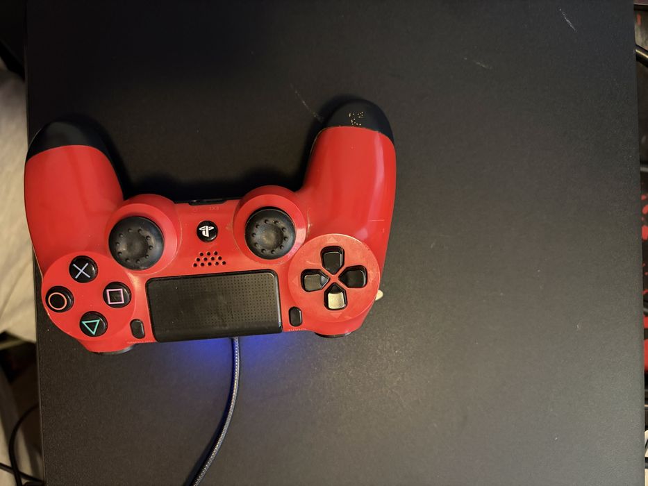 Consola Playstation 4 pro (ps4 pro) plus jocuri