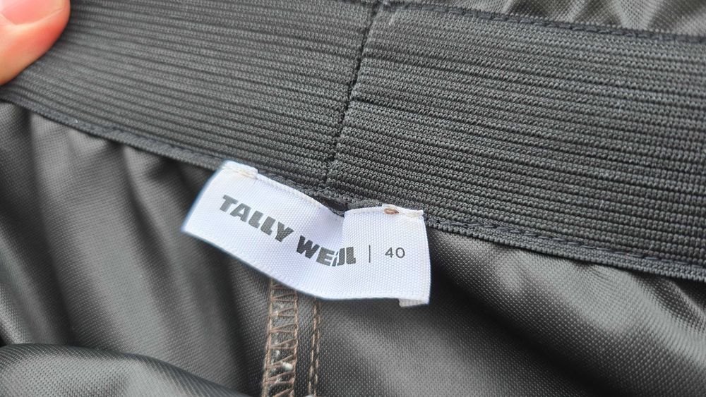 Кожени панталони размер Л