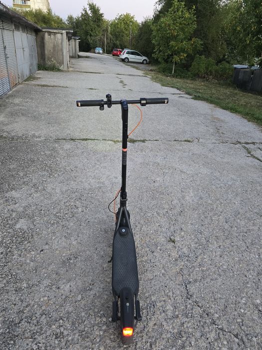 Електрическа тротинетка Segway Ninebot F2 Plus