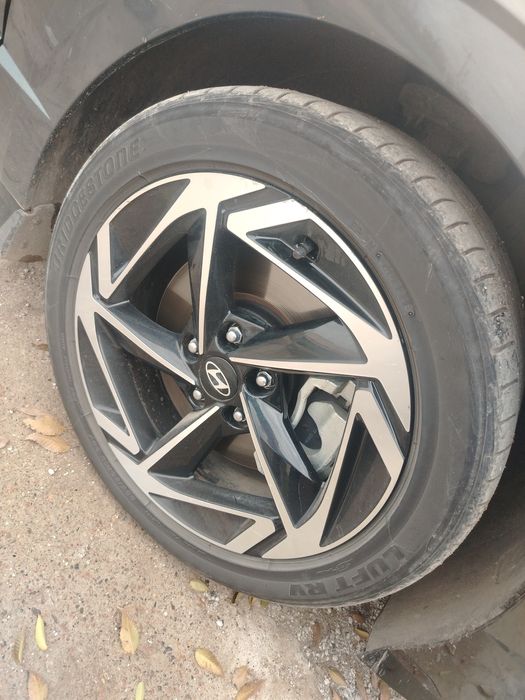 Продам диски R18 с резиной