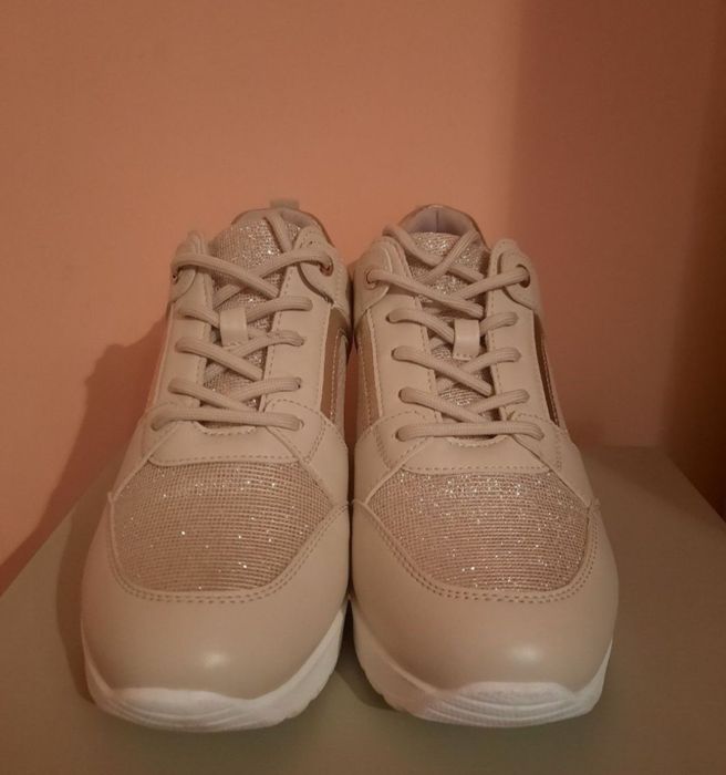 Дамски маратонки