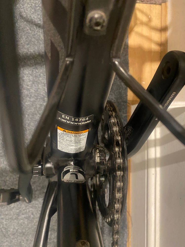 Bicicleta cannondale hybrid