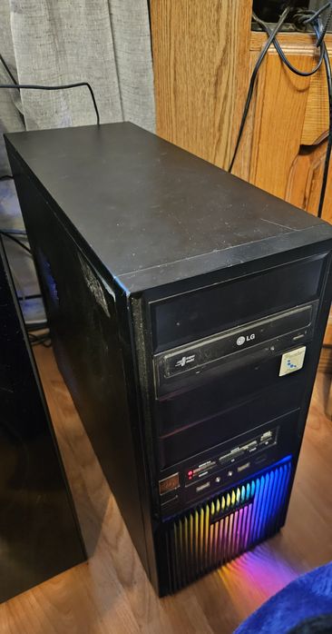 Unitate pc ieftin light gaming windows 11