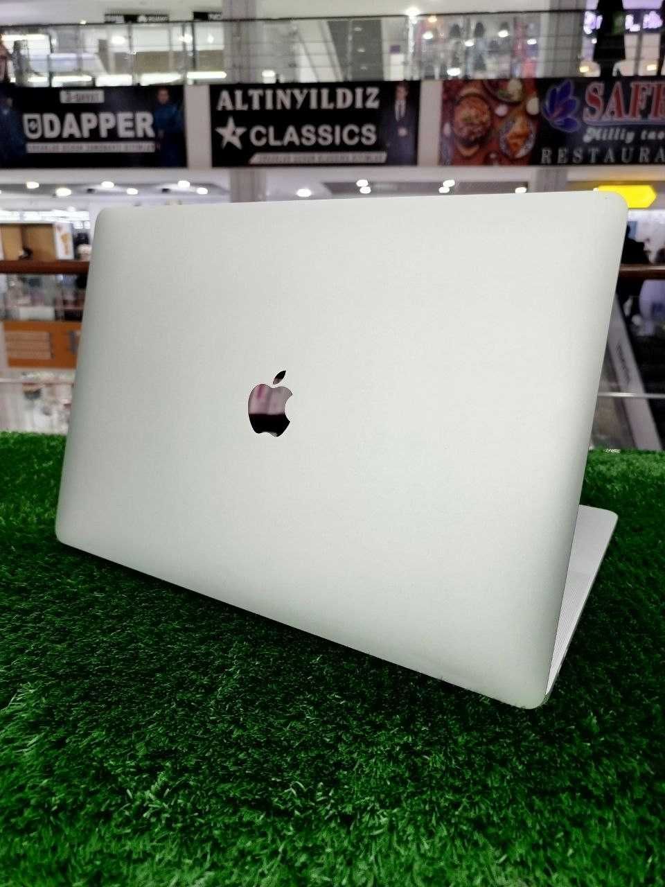 MacBook Pro 15inch Ideal holatda 1yil KAFOLAT bilan Aksiya shoshiling