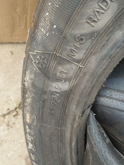 Продам резину зимнюю с дисками R 15 Renault Logan Sandero