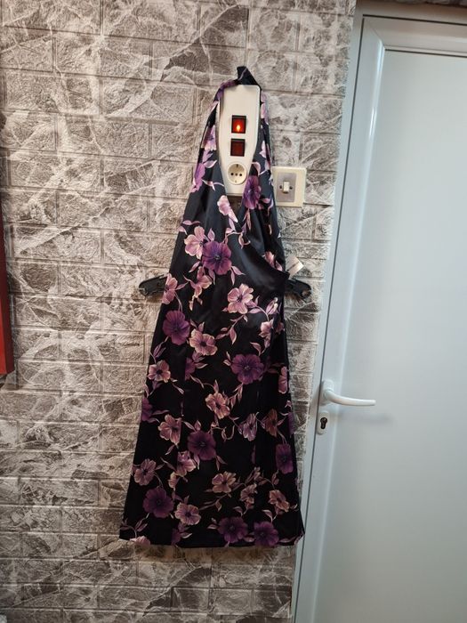 Елегантна Маркова рокля .Бланко с Етике.дПодходяща За Всякакъв Поводов