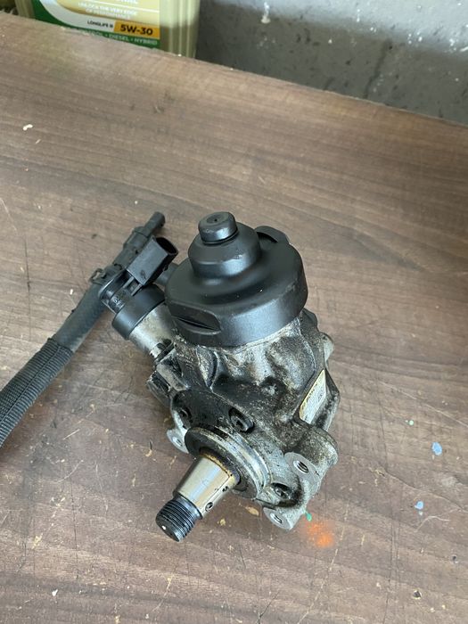 Pompa inalte injectie skoda octavia 3 golf 7 1.6tdi clh 2.0 04L130755D