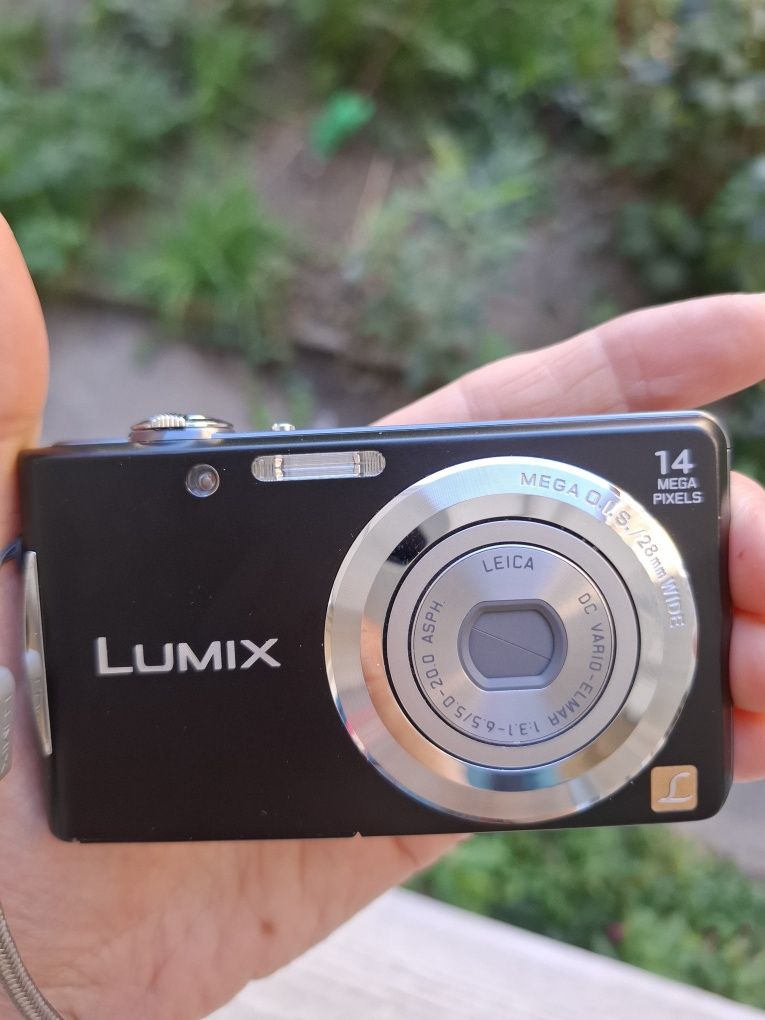 Компактен дигитален фотоапарат PANASONIC LUMIX FS-14