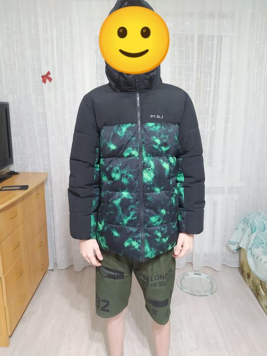 Продам зимнюю  куртку на мальчика, 12-13 лет. Состояние нового