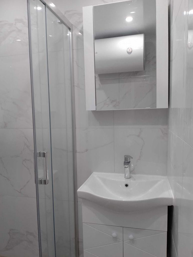 Дава се под наем Двустаен апартамент в Варна, Базар Левски - 50 кв.м за 510 € - Снимка #13
