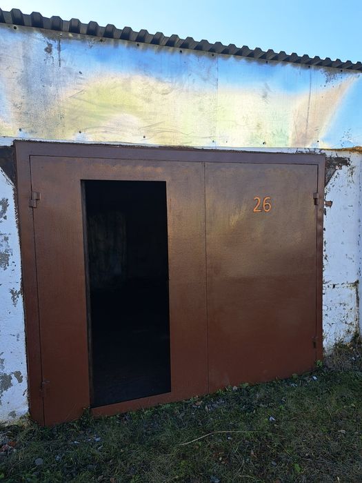 Продам  капитальный гараж мкр Заречный