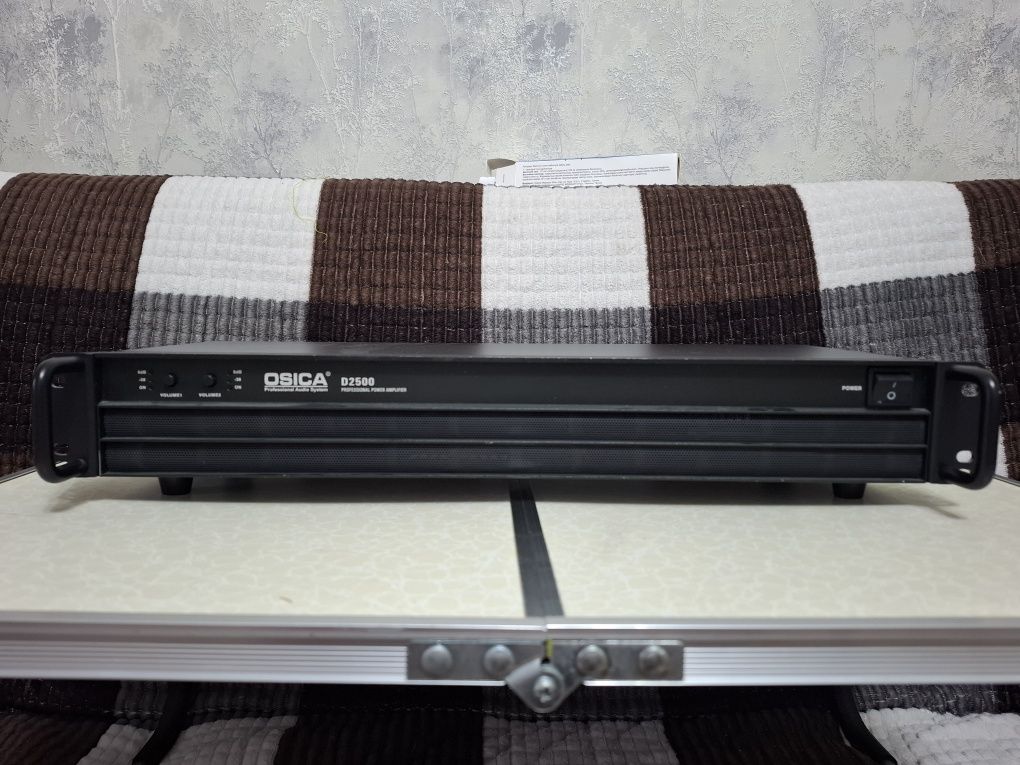 Продаётся усилитель OSICA D2500. 2-х киловатт.
