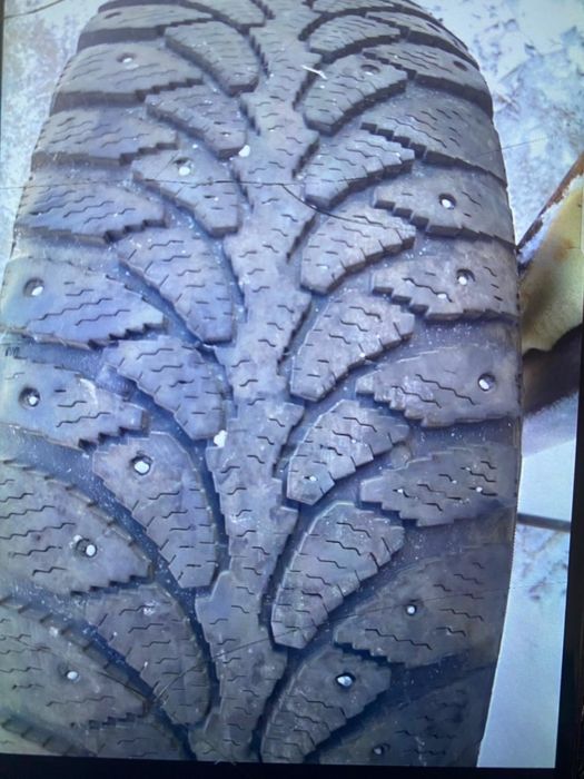 Продам резину зима б/у 195/65/15