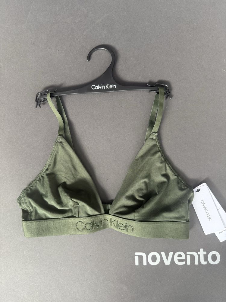 Зелен сутиен с меки чашки Calvin Klein /M/