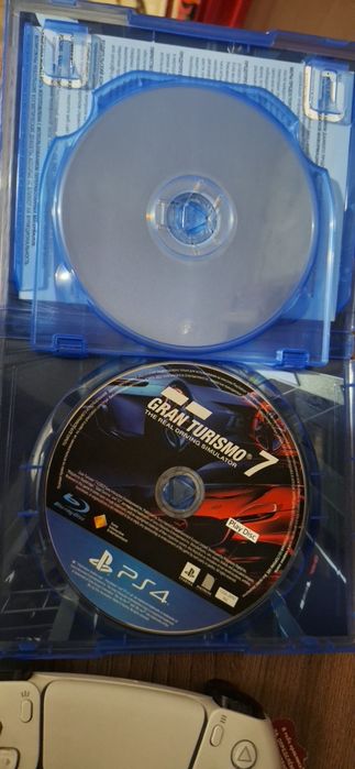 Playstation 5 в отличном состоянии.