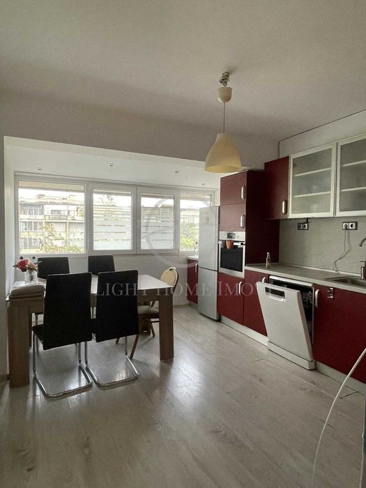 Продава се Четиристаен апартамент в Пловдив, Център - 114 кв.м за 1969 €/кв.м - Снимка #2