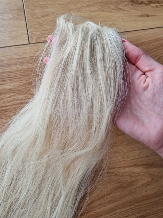 Продавам кератинови кичуви в платинено русо и кафяво