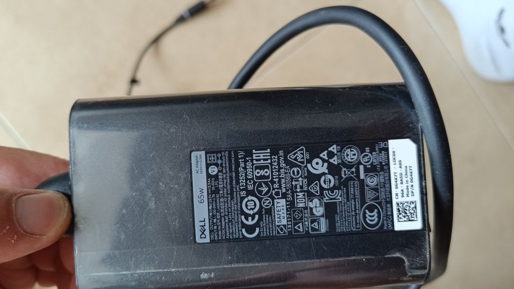 Зарядни устройства за Assus и Dell за лаптоп