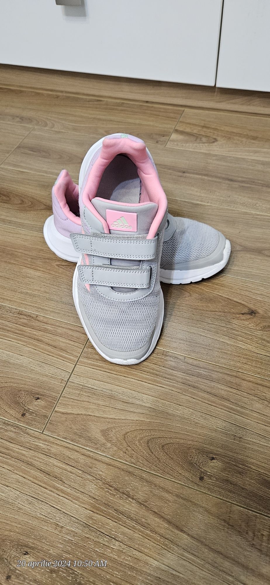 Adidasi adidas nr 35