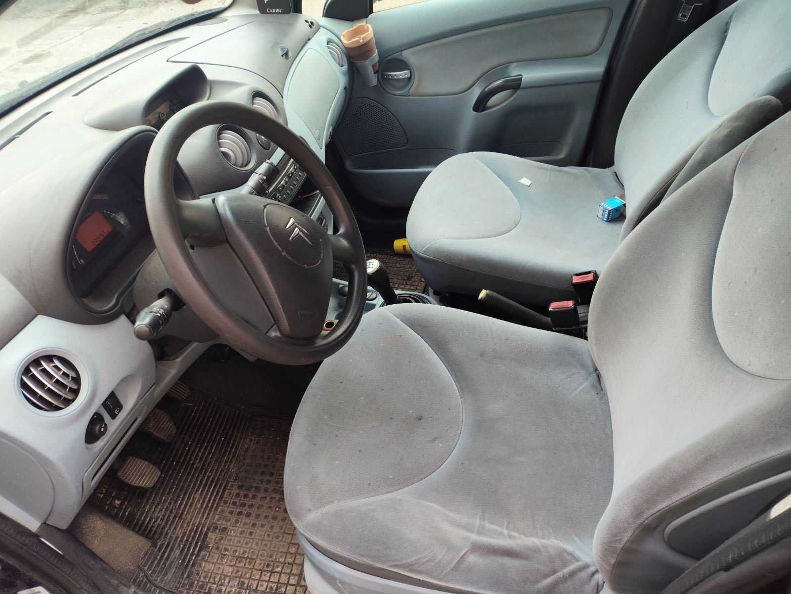 Автомобил хечбек Citroen C3 2003 дизел