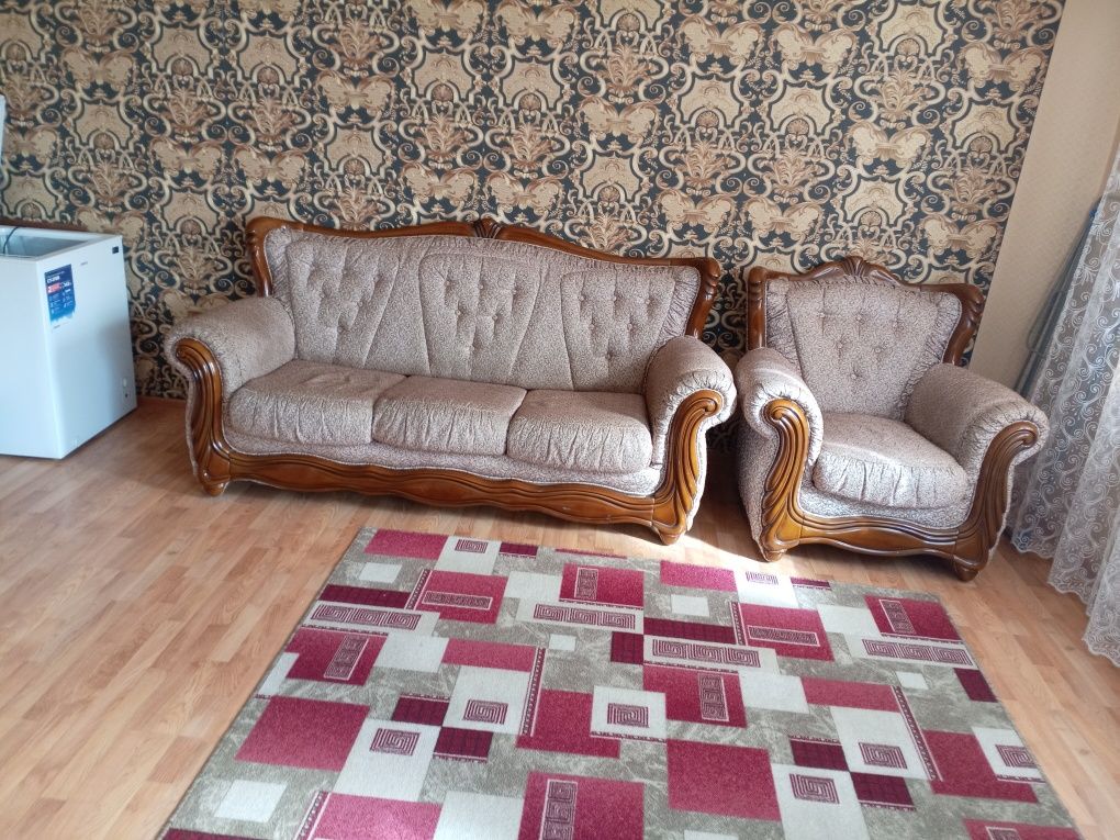 Продам диван и кресло