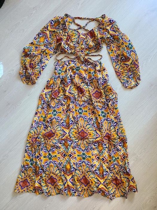 Рокля с изрязани детайли “Zara”