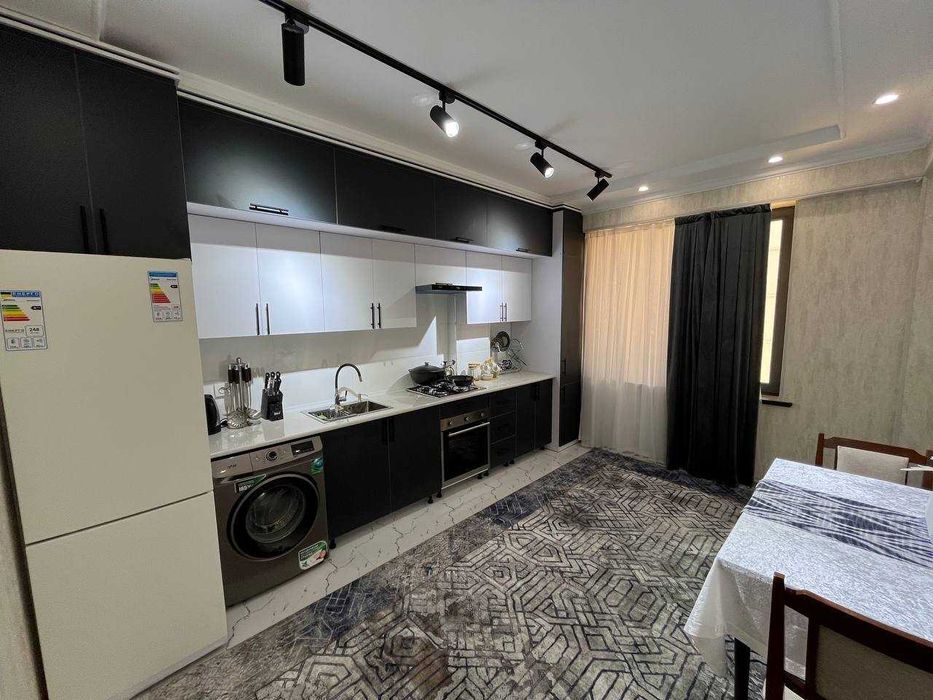 2х комнатная квартира на 6 этаже 57кв/м, в Самарканде