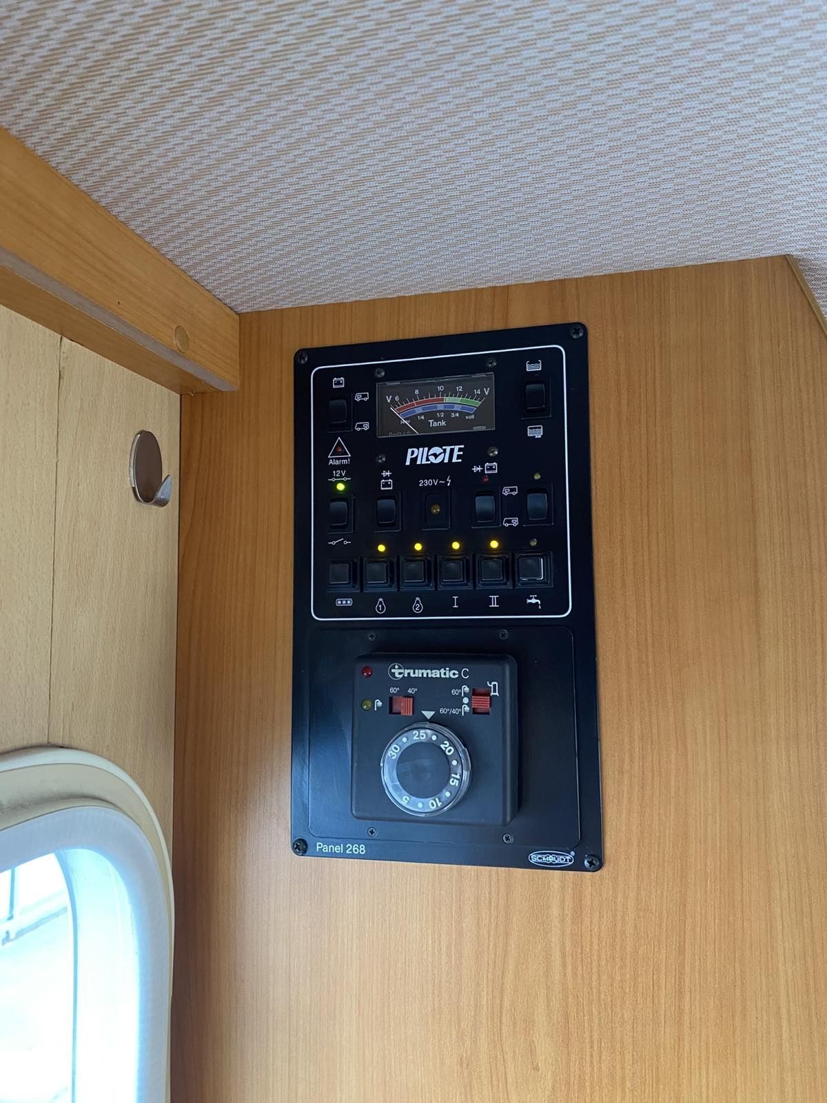 Кемпер Pilote 2.8idTd