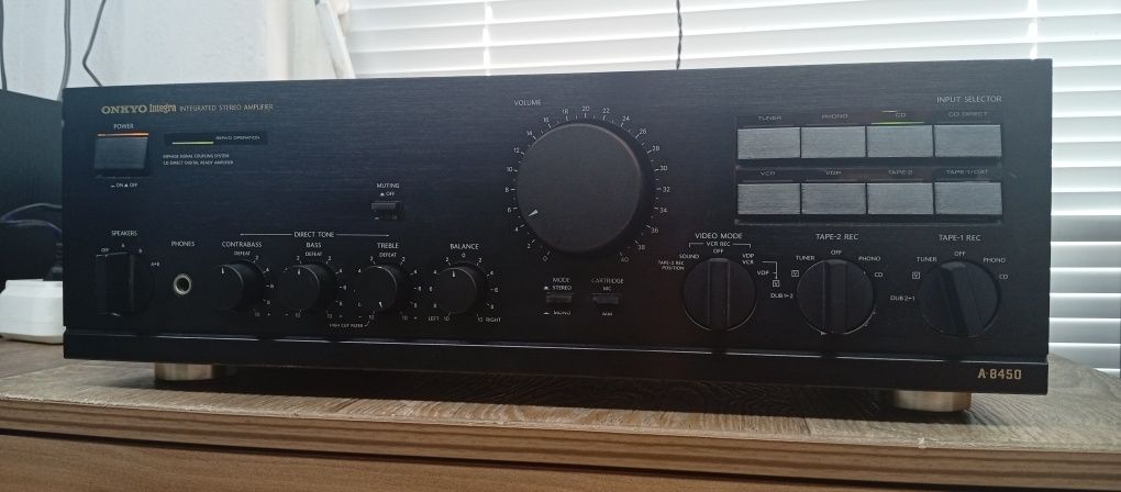 Усилвател ONKYO Integra A-8450