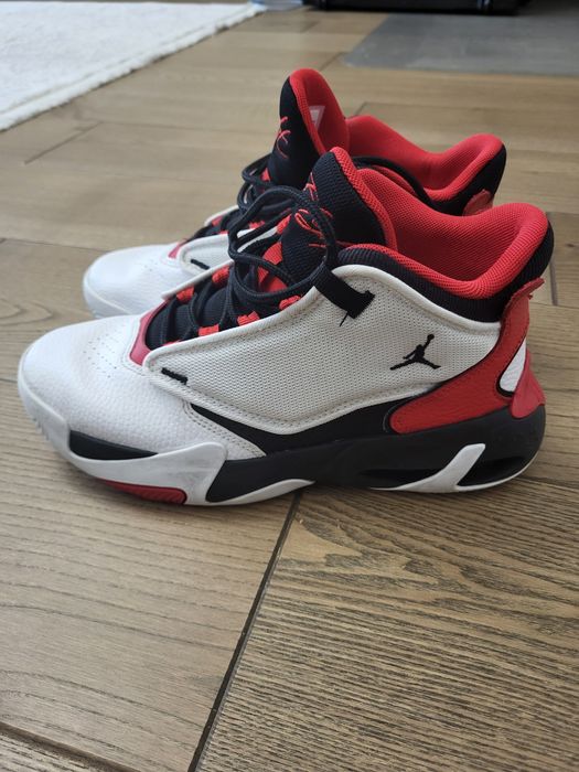 Nike Jordan Max Aura 4