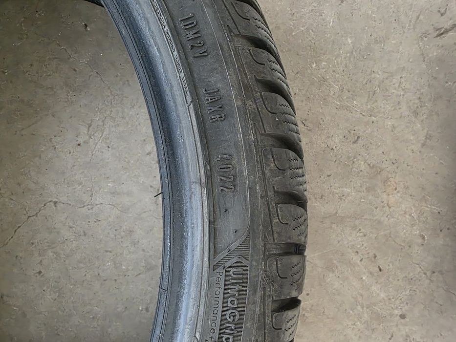 Cauciucuri iarna 235/35/R19