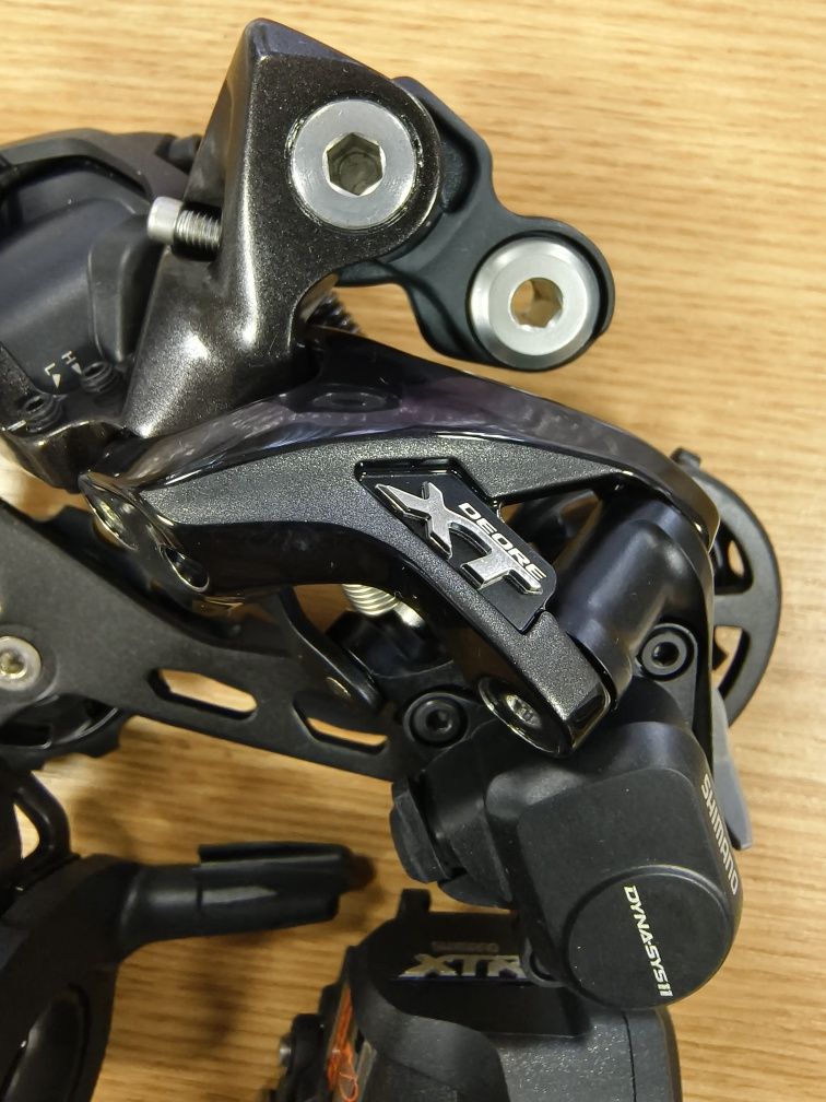 Shimano Deore XTR,XT Di2 дерайльори + команда МТБ