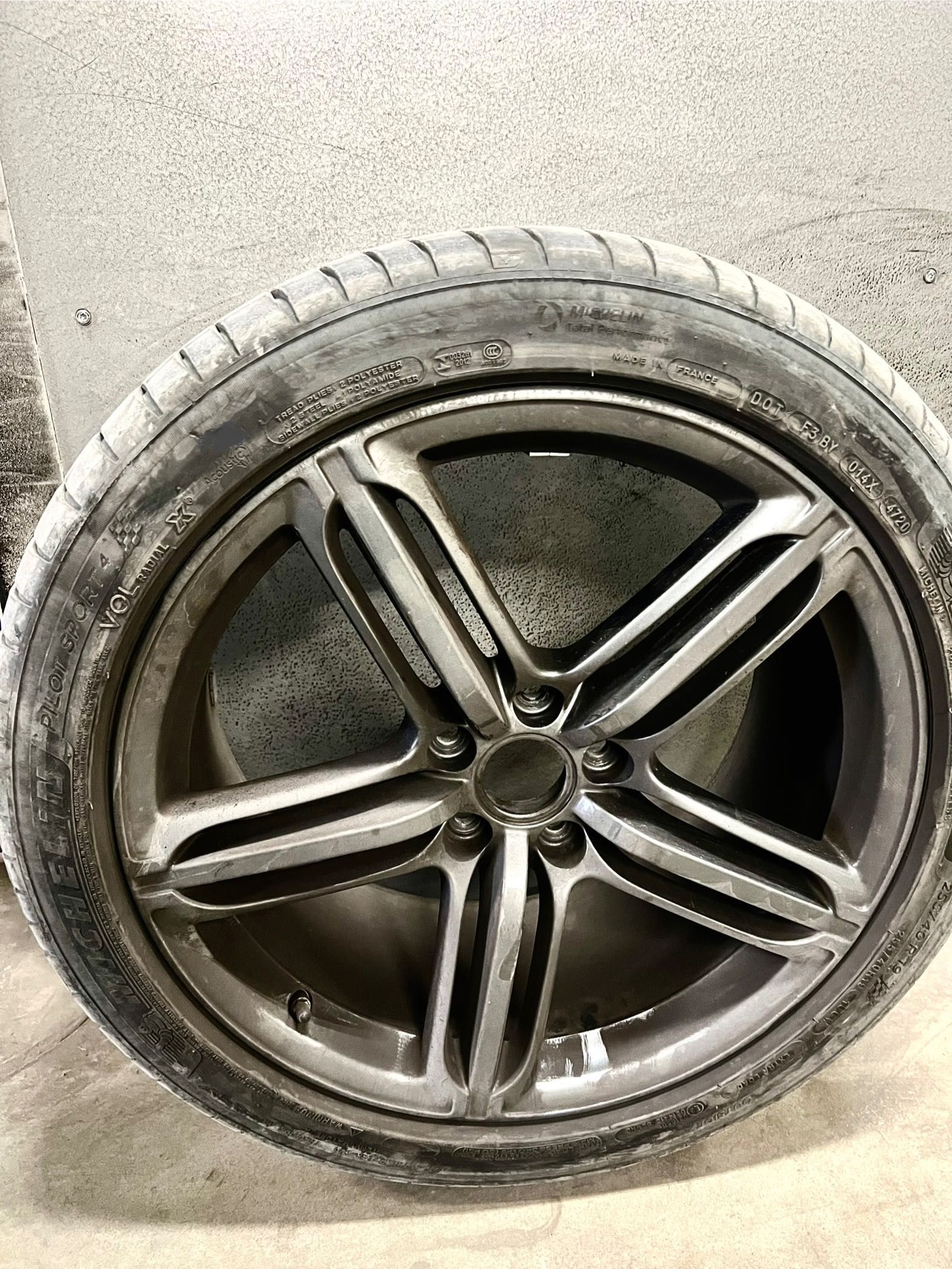 AUDI ДЖАНТИ + ГУМИ, комплект 4бр.
