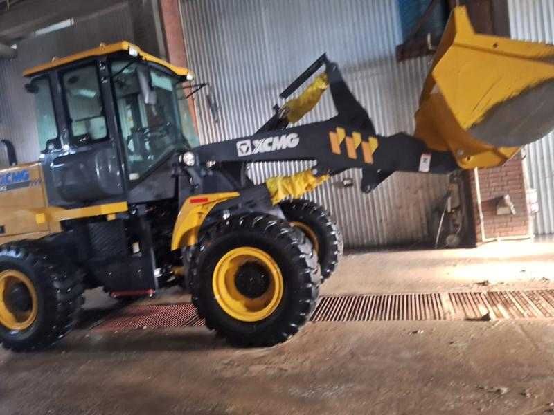 Фронтальный погрузчик