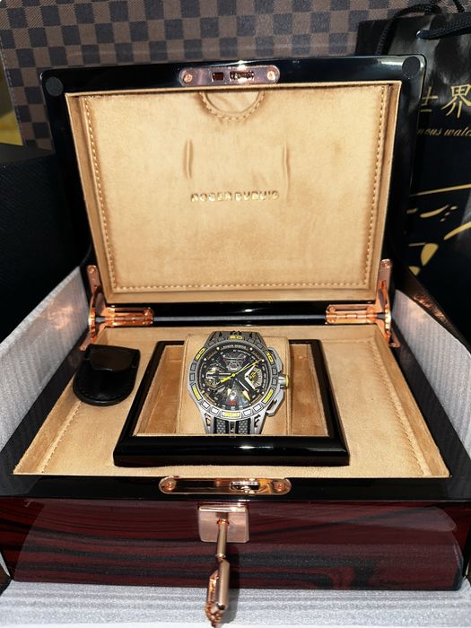 Часовник Roger Dubuis