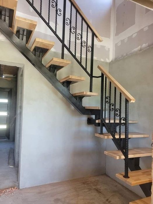 Scari metalice de exterior și interior