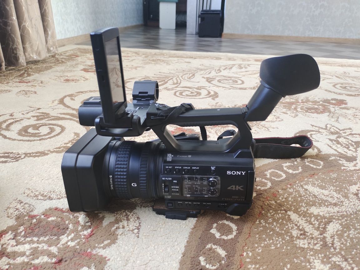 Sony HXR-NX200- Видеокамера